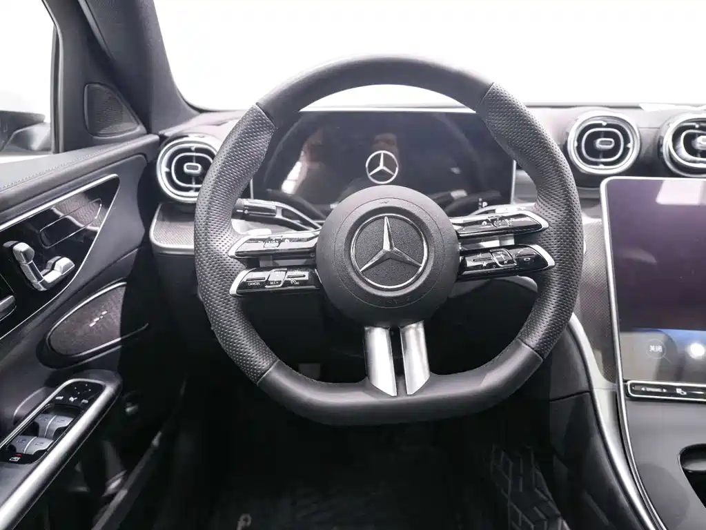 Mercedes-Benz C-Class 2024 — фото 17