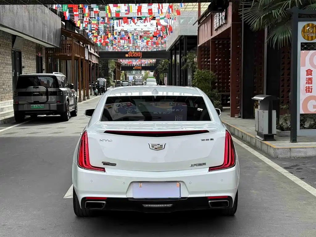 Cadillac XTS 2018 — фото 9