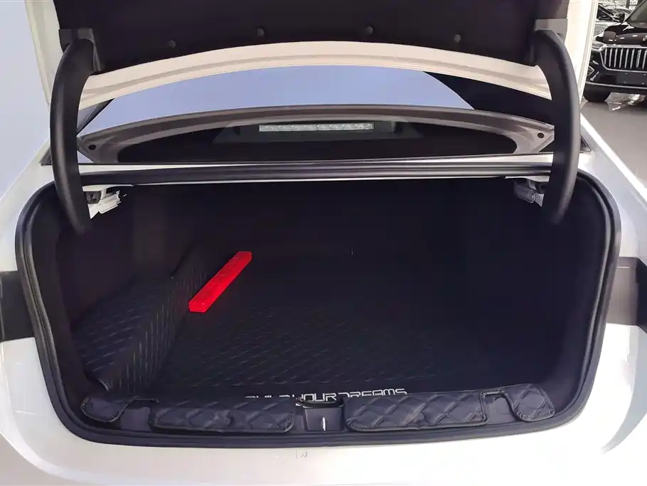 BYD Seal 05 DM-i 2025 — фото 4