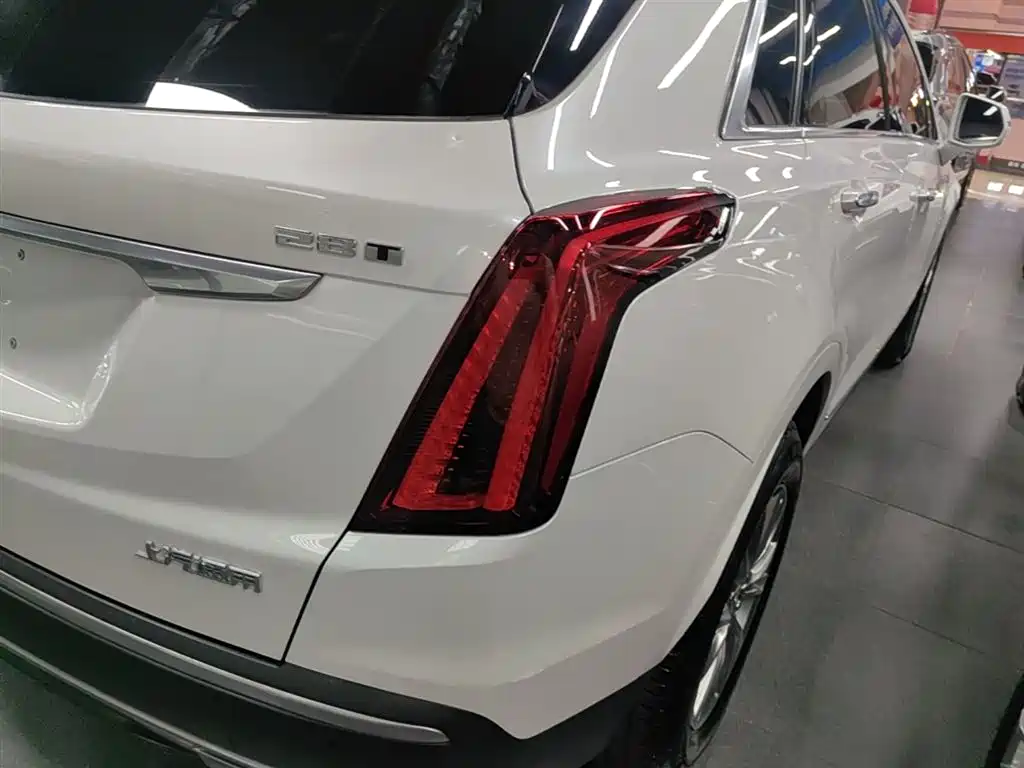 Cadillac XT5 2020 — фото 8