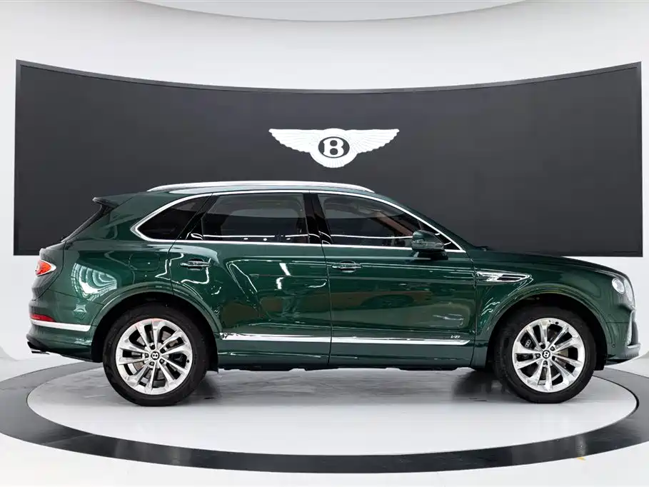 Bentley Bentayga 2022 — фото 7