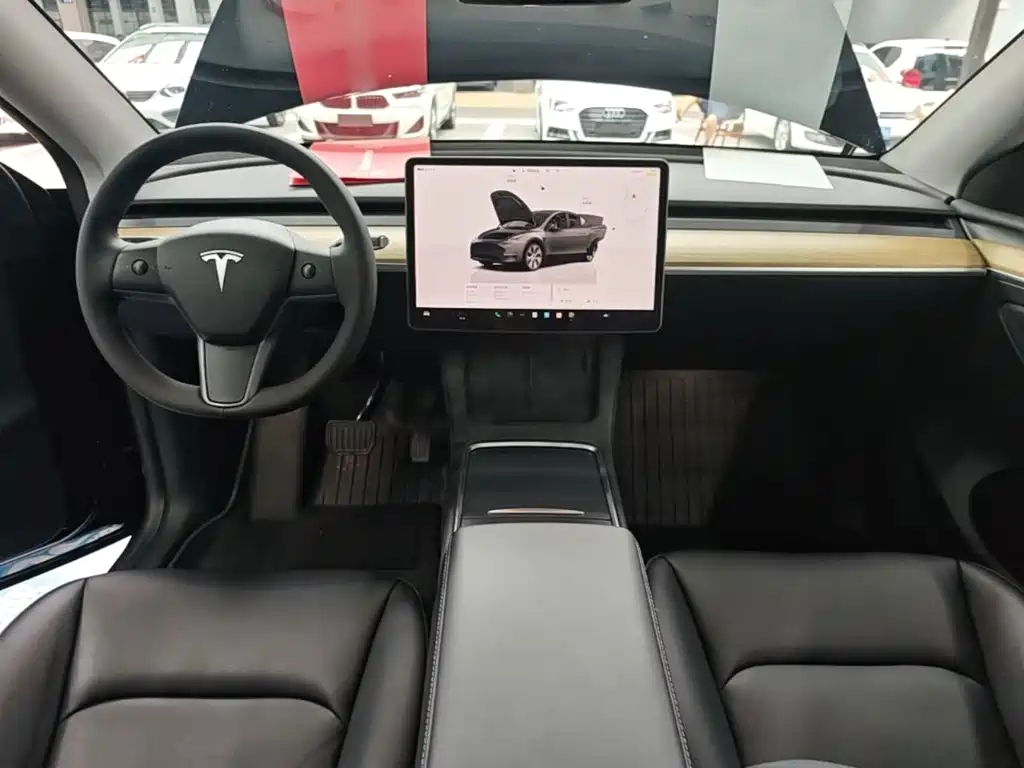Tesla Model Y 2023 — фото 10