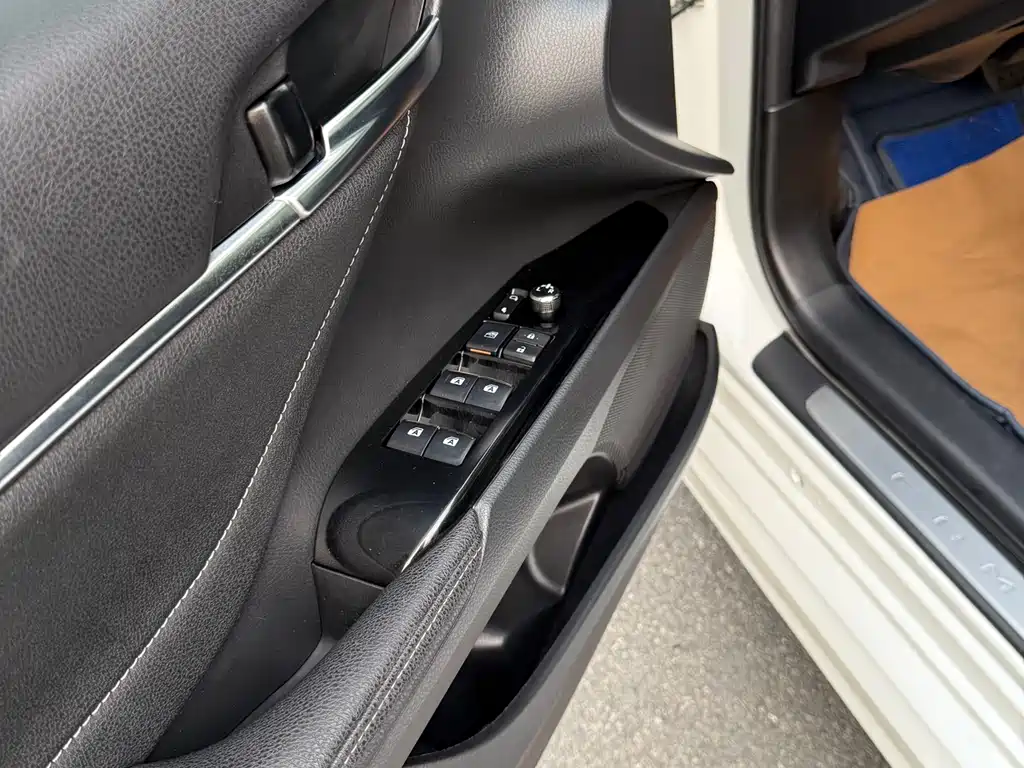 Toyota Camry 2020 — фото 27