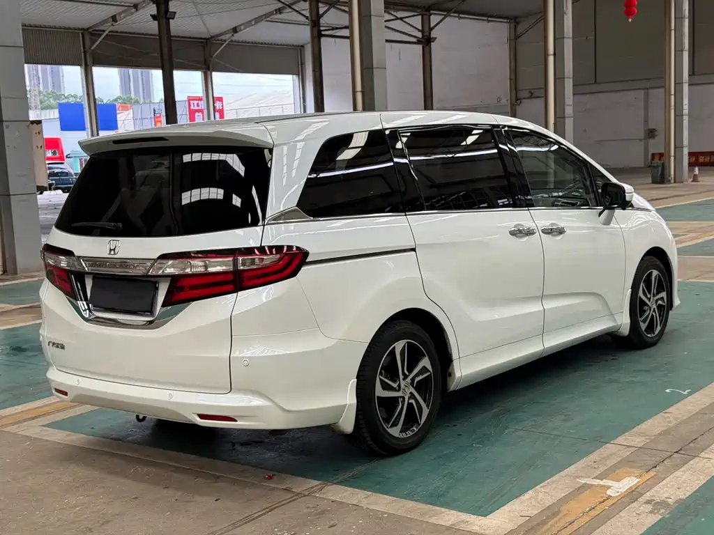 Honda Odyssey 2017 — фото 5