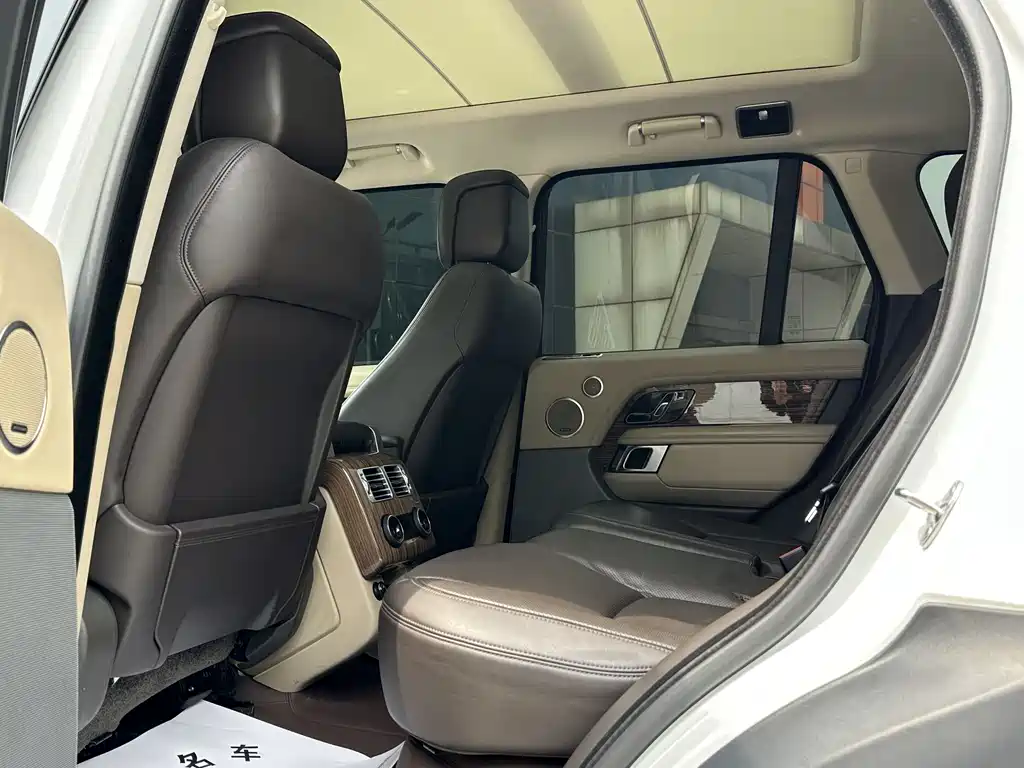 Land Rover Range Rover 2018 — фото 15
