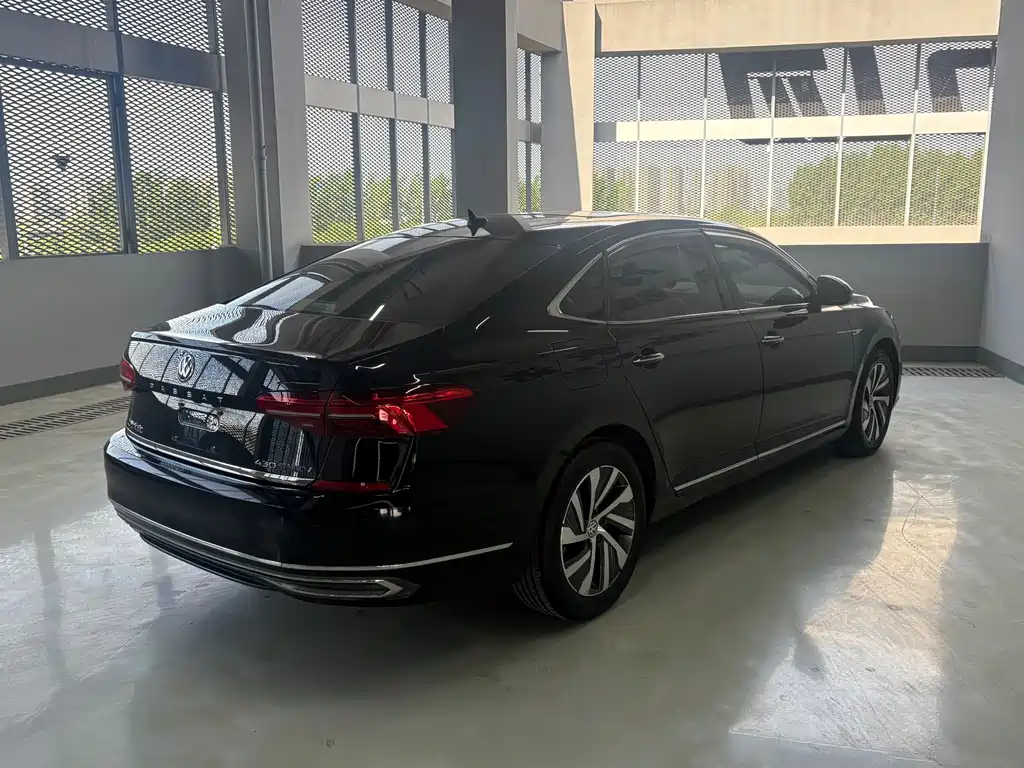 Volkswagen Passat PHEV 2020 — фото 16