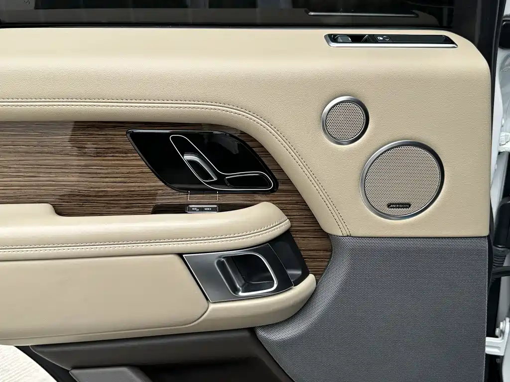 Land Rover Range Rover 2018 — фото 10
