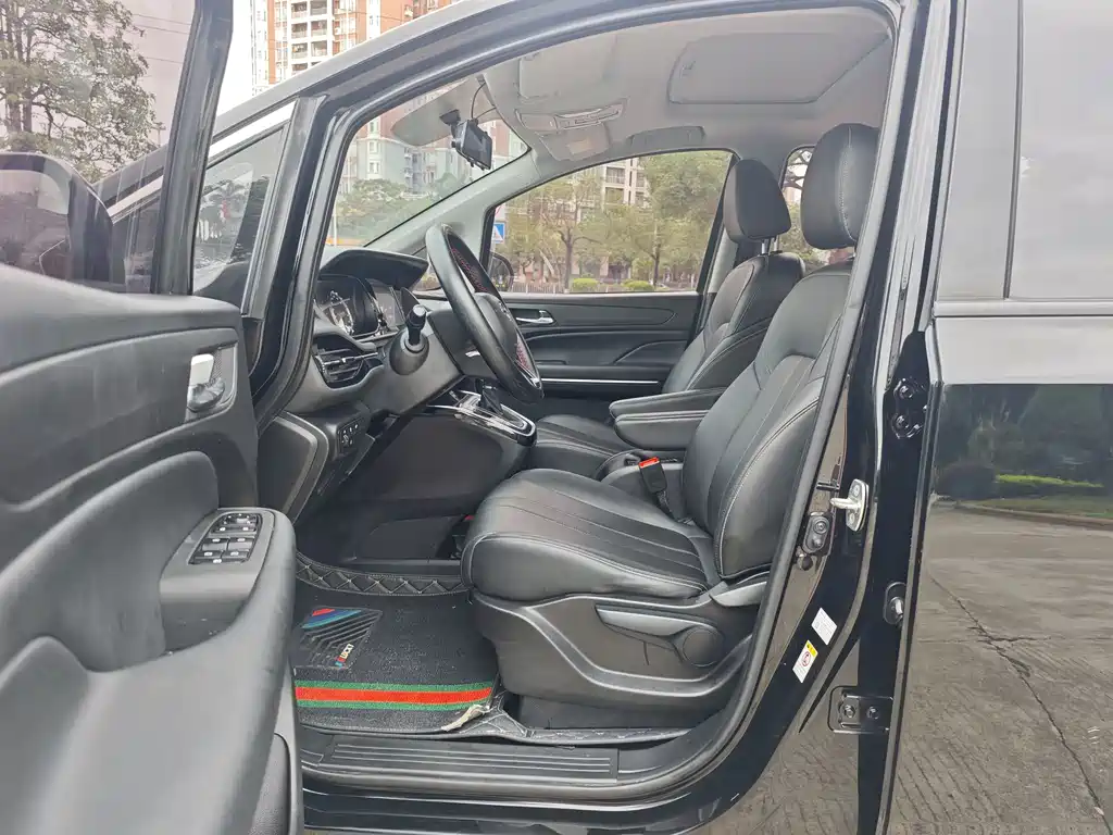 GAC Motor Trumpchi M6 2021 — фото 12