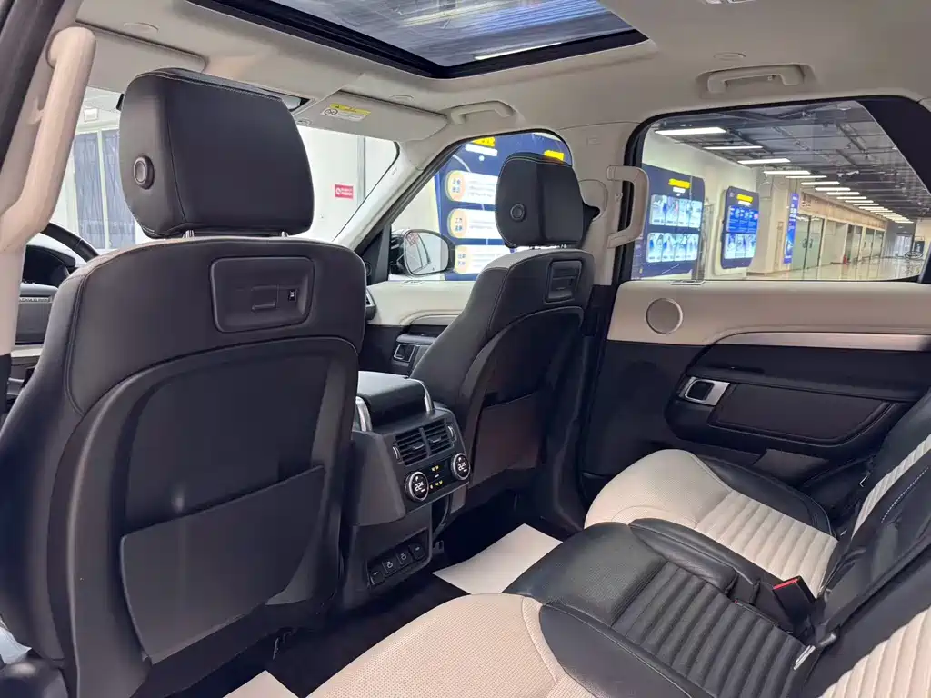 Land Rover Discovery 2021 — фото 11