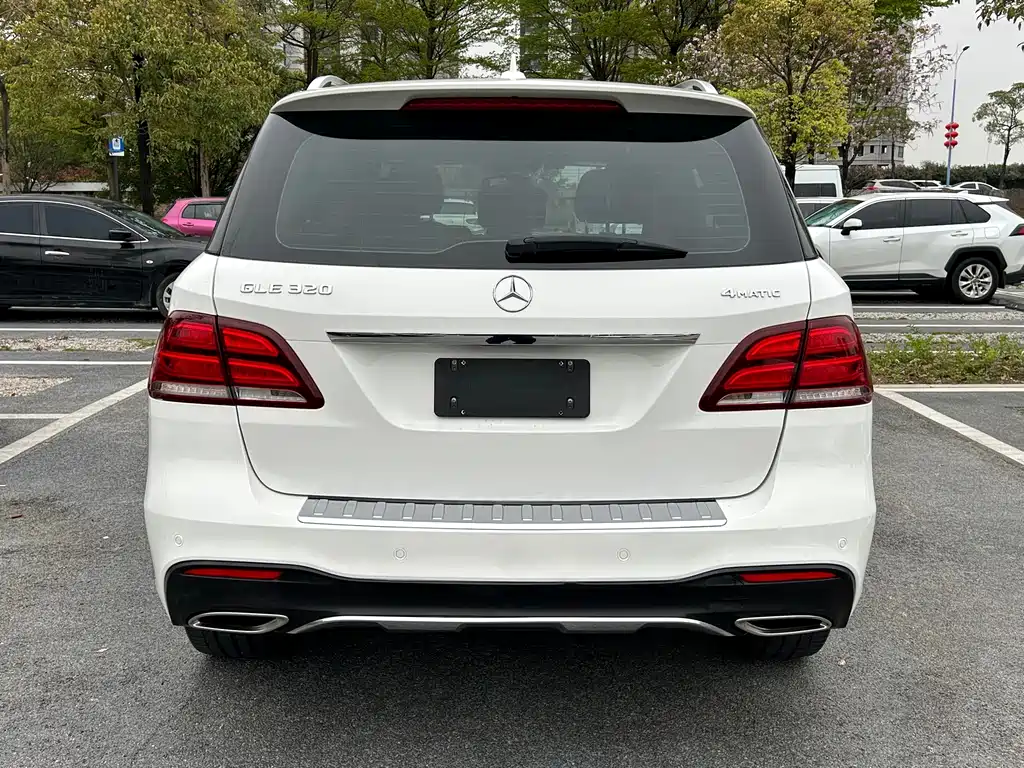 Mercedes-Benz GLE 2019 — фото 32