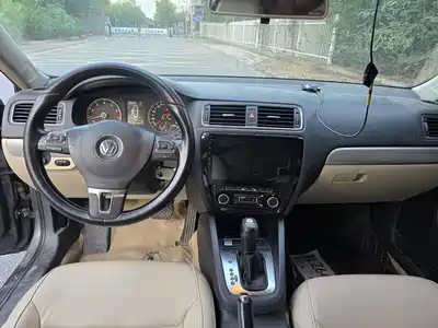 Volkswagen Sagitar 2012