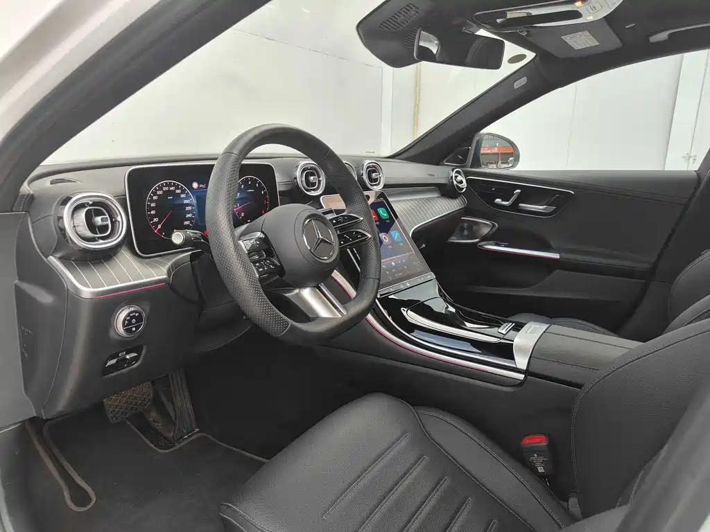 Mercedes-Benz C-Class 2025