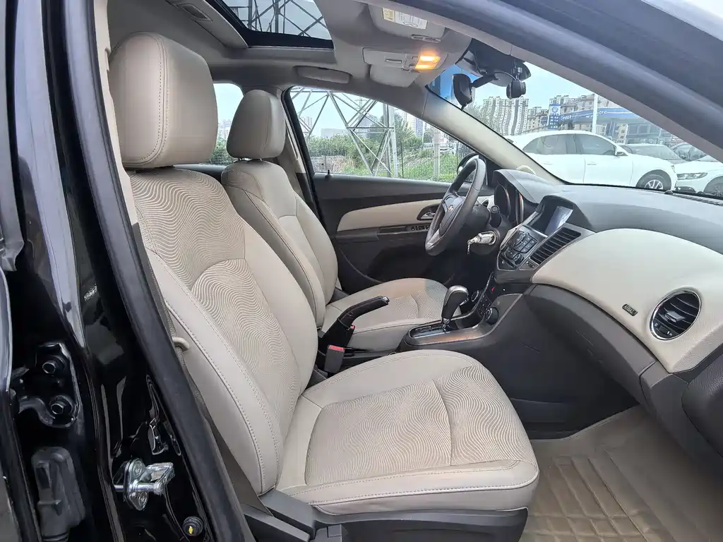 Chevrolet Cruze 2015 — фото 12
