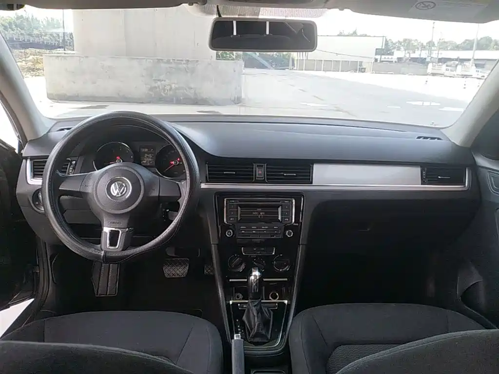 Volkswagen Bora 2015 — фото 10