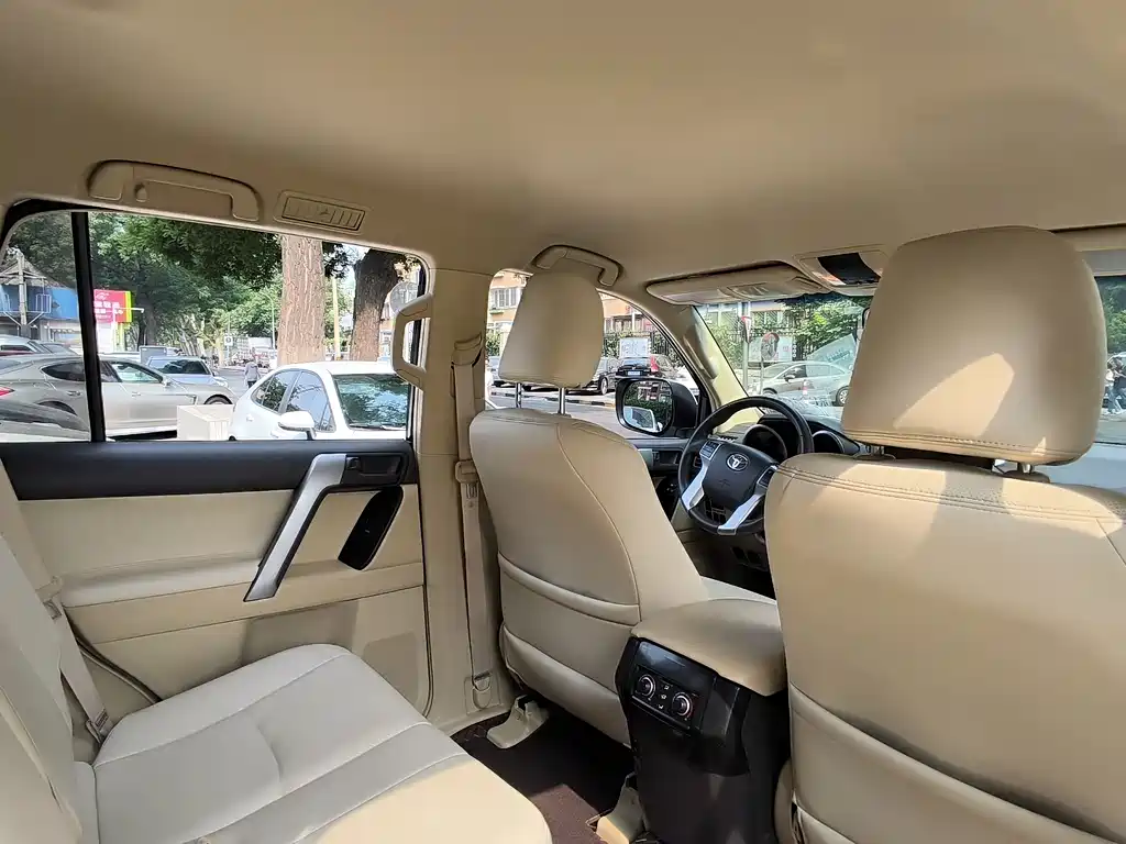 Toyota Prado 2017 — фото 10