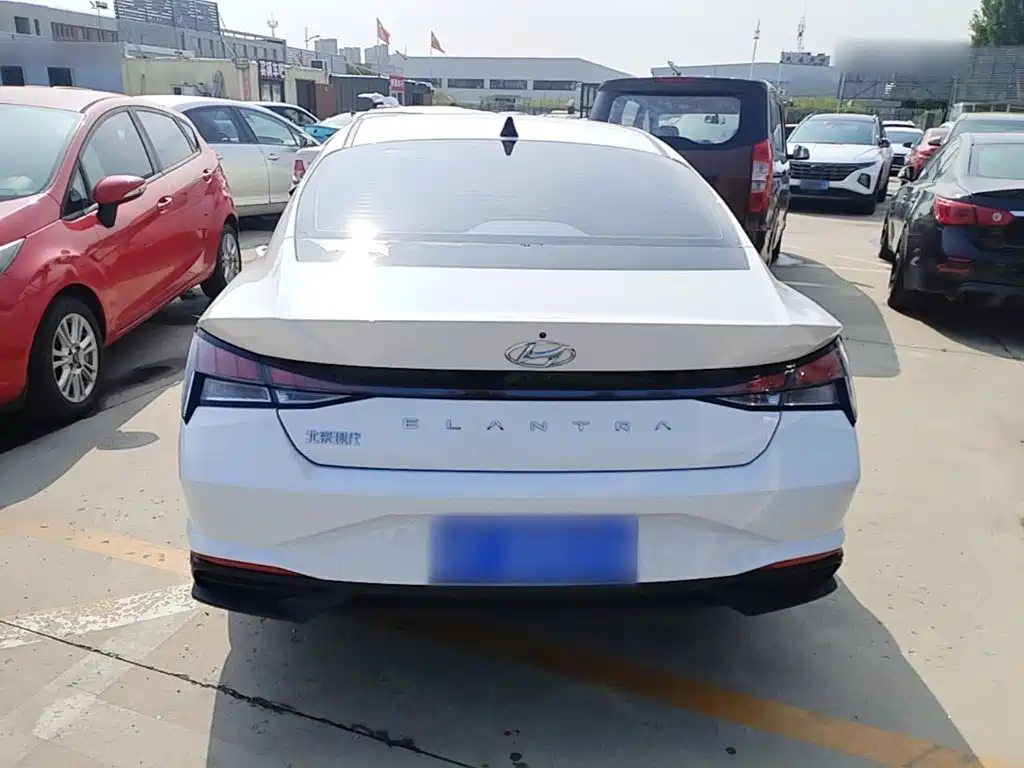 Hyundai Elantra 2023