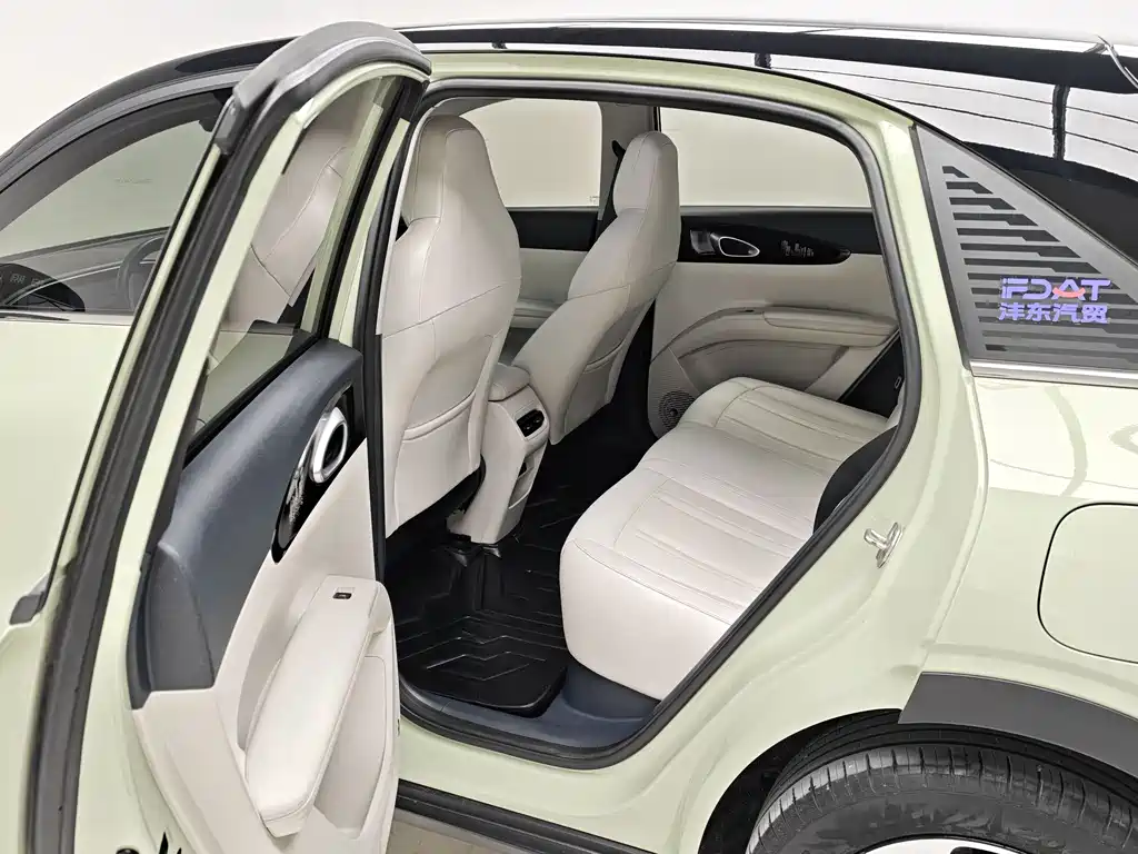 Geely Galaxy Starwish 2024 — фото 17