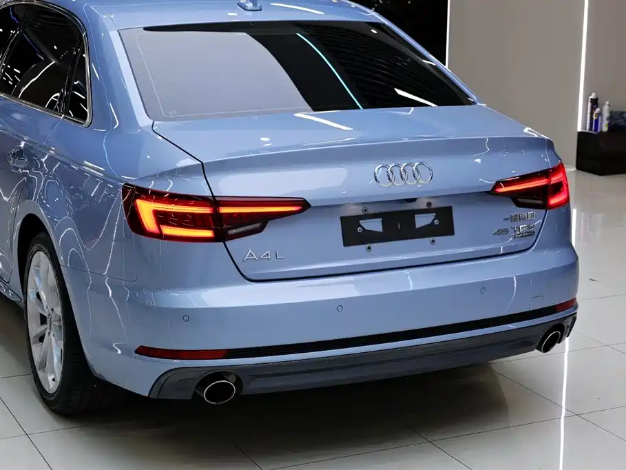 Audi A4L 2018 — фото 6