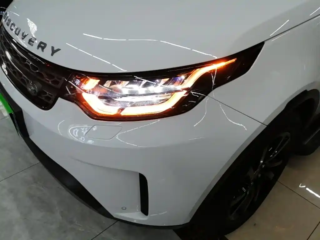 Land Rover Discovery 2019 — фото 24