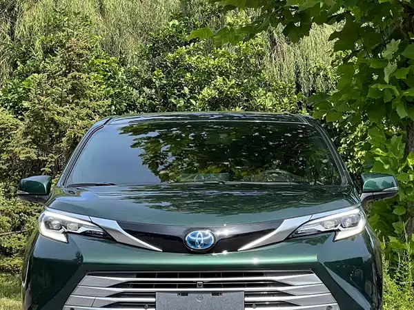 Toyota Sienna 2023