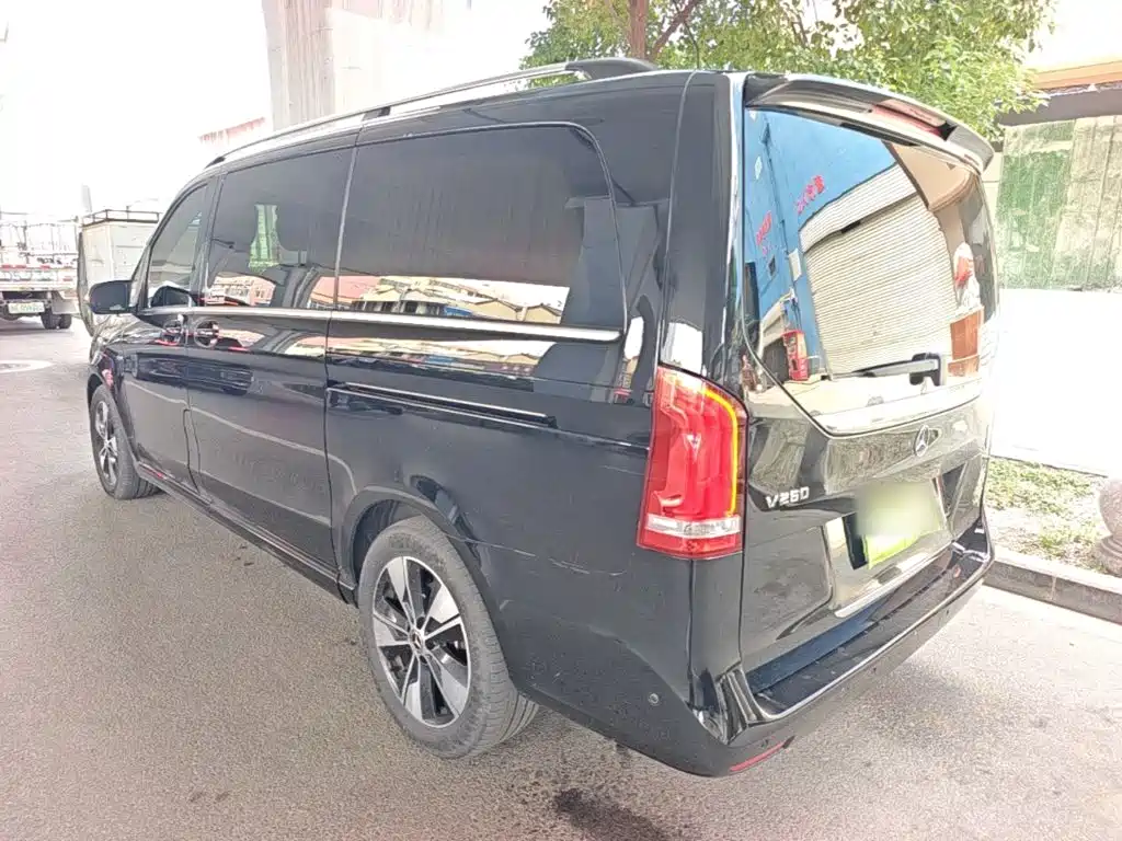 Mercedes-Benz V-Class 2024
