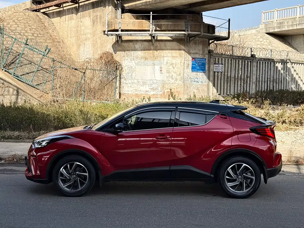 Toyota C-HR 2022 — фото 9