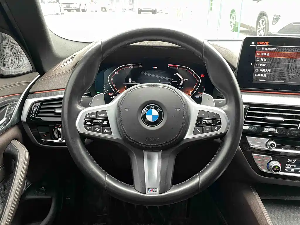 BMW 5 Series 2021 — фото 10