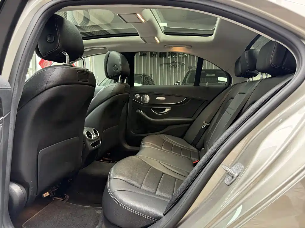 Mercedes-Benz C-Class 2019 — фото 16