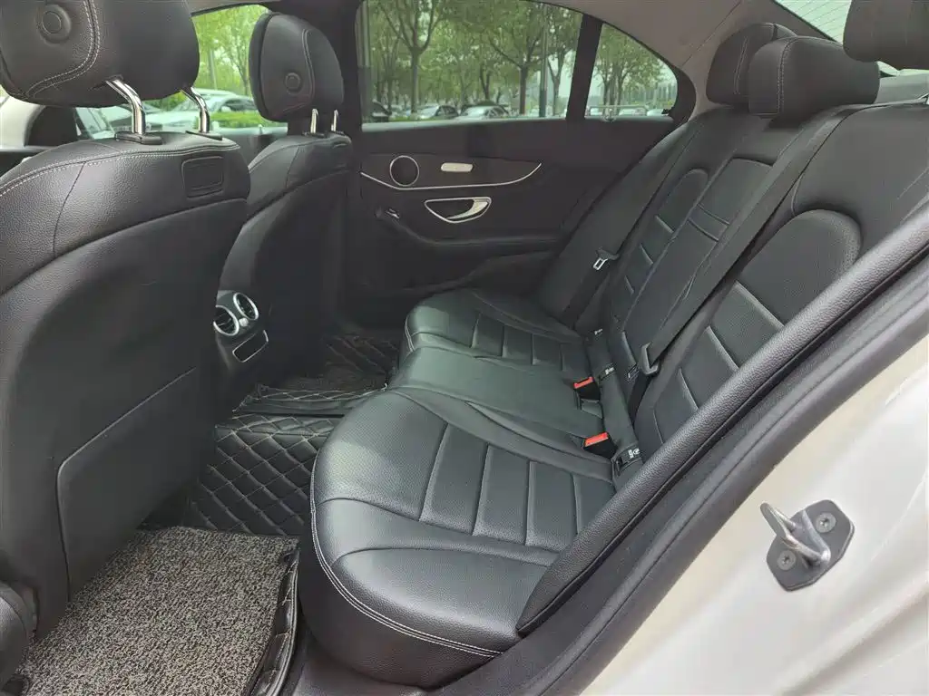 Mercedes-Benz C-Class 2018 — фото 19