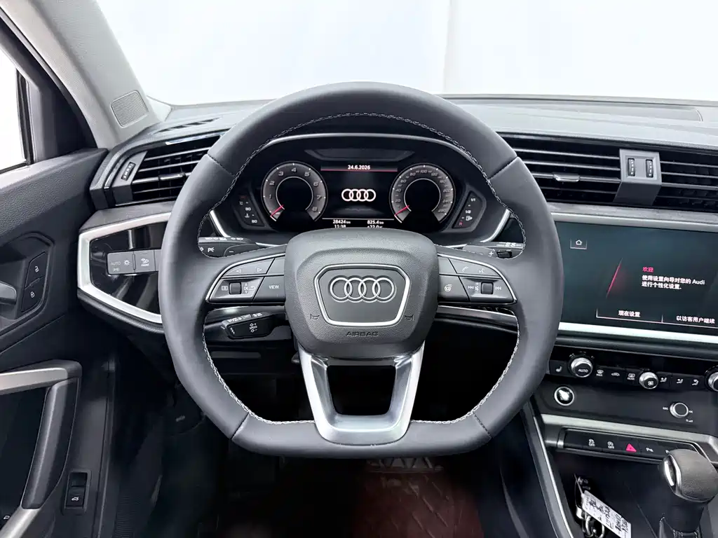 Audi Q3 2023 — фото 12
