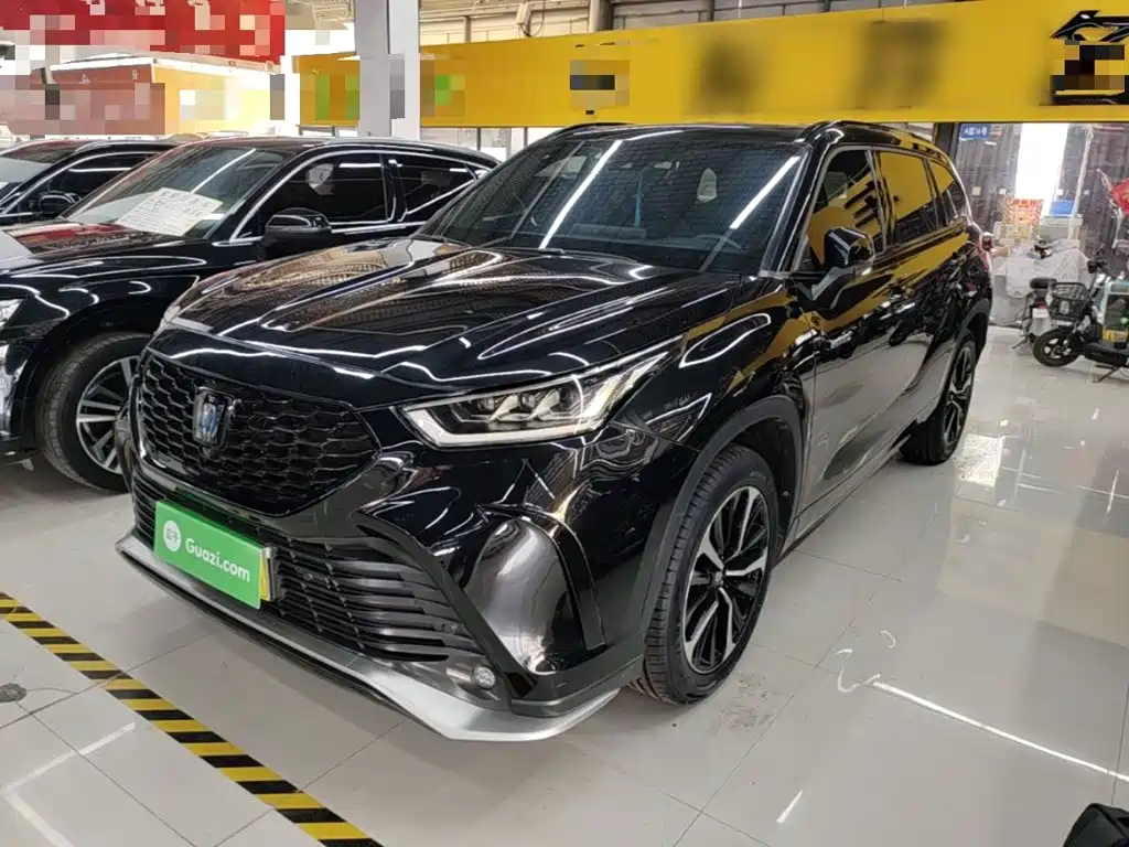 Toyota Crown Kluger 2022