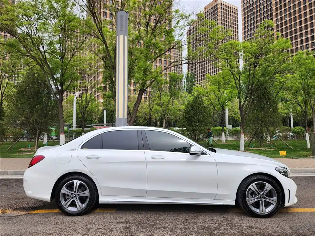 Mercedes-Benz C-Class 2018 — фото 15
