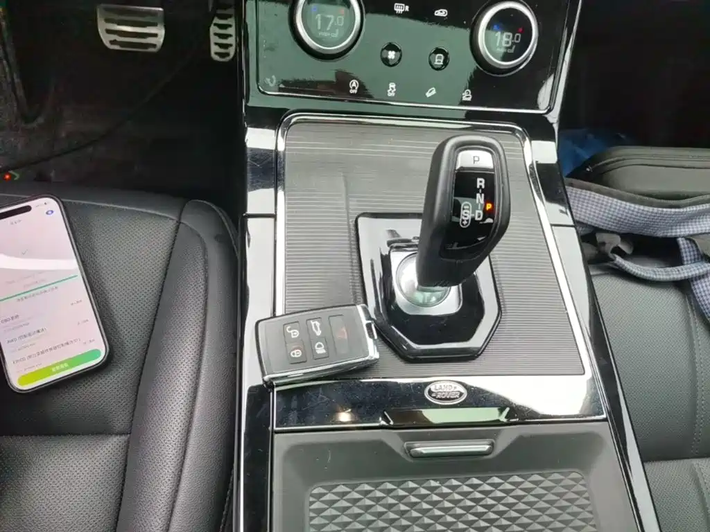 Land Rover Evoque 2021 — фото 14