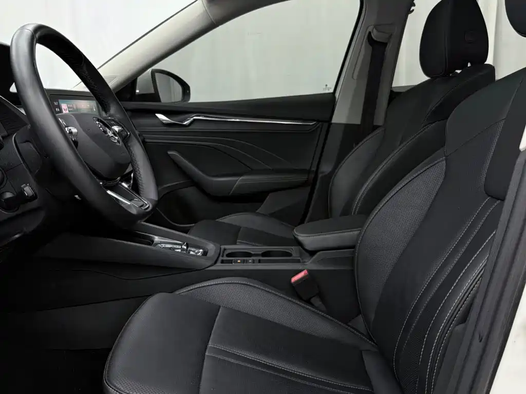 Skoda Octavia 2022 — фото 13