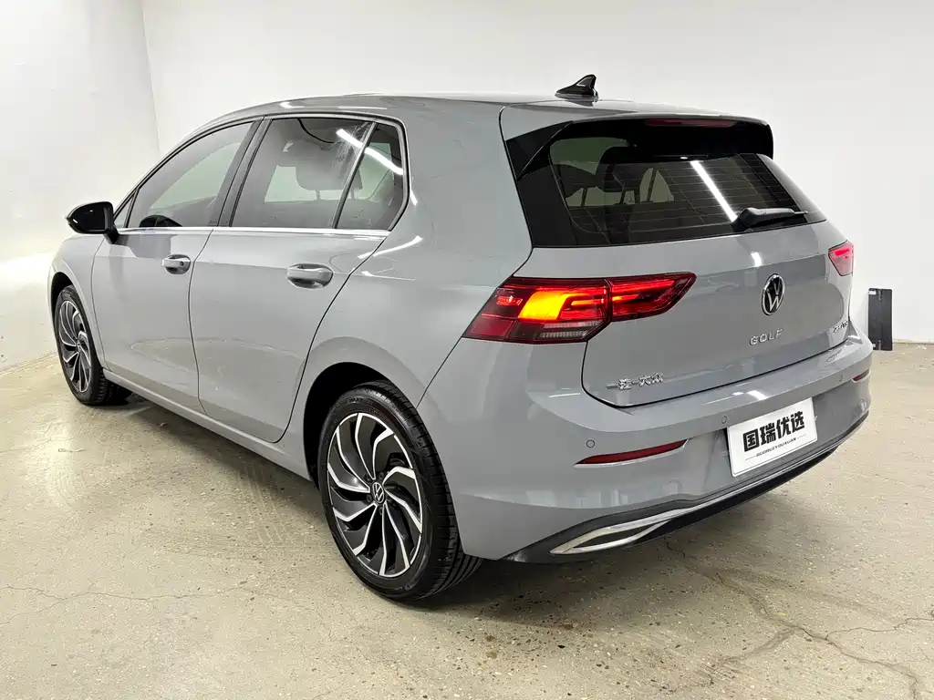 Volkswagen Golf 2024