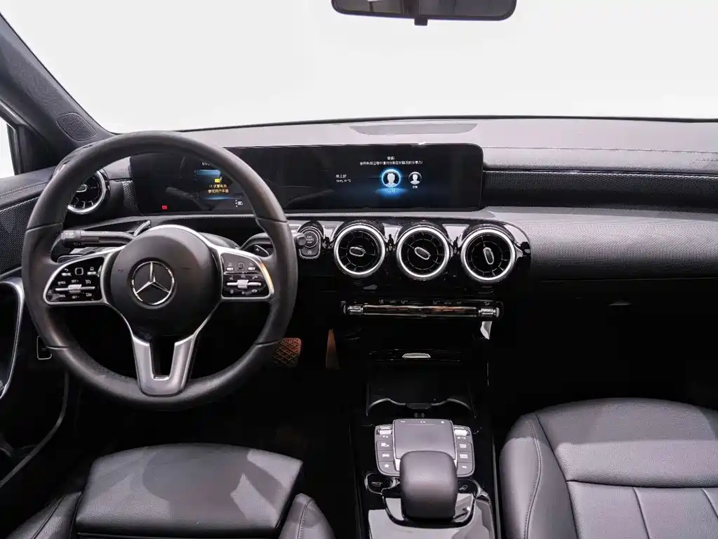 Mercedes-Benz A-Class 2022 — фото 15