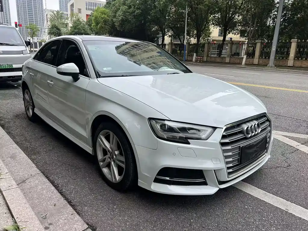 Audi A3 2020 — фото 1