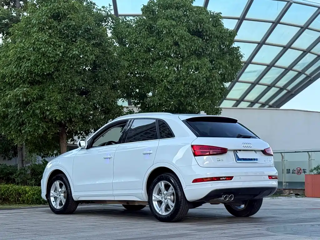 Audi Q3 2017 — фото 9