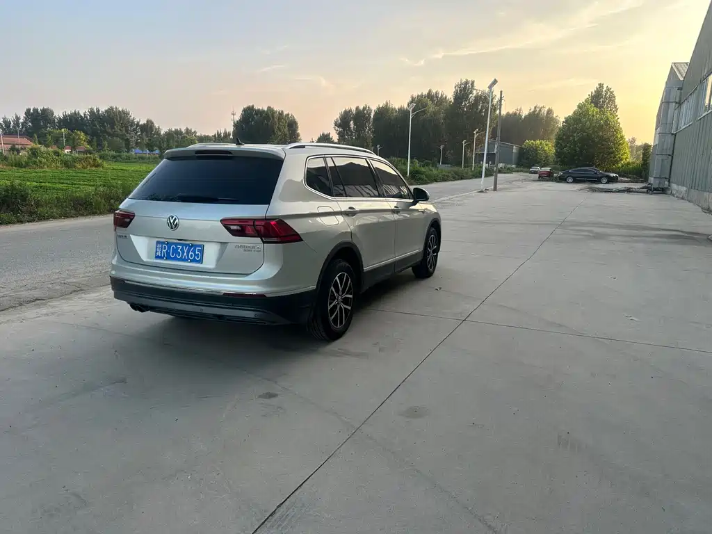 Volkswagen Tiguan L 2019 — фото 9