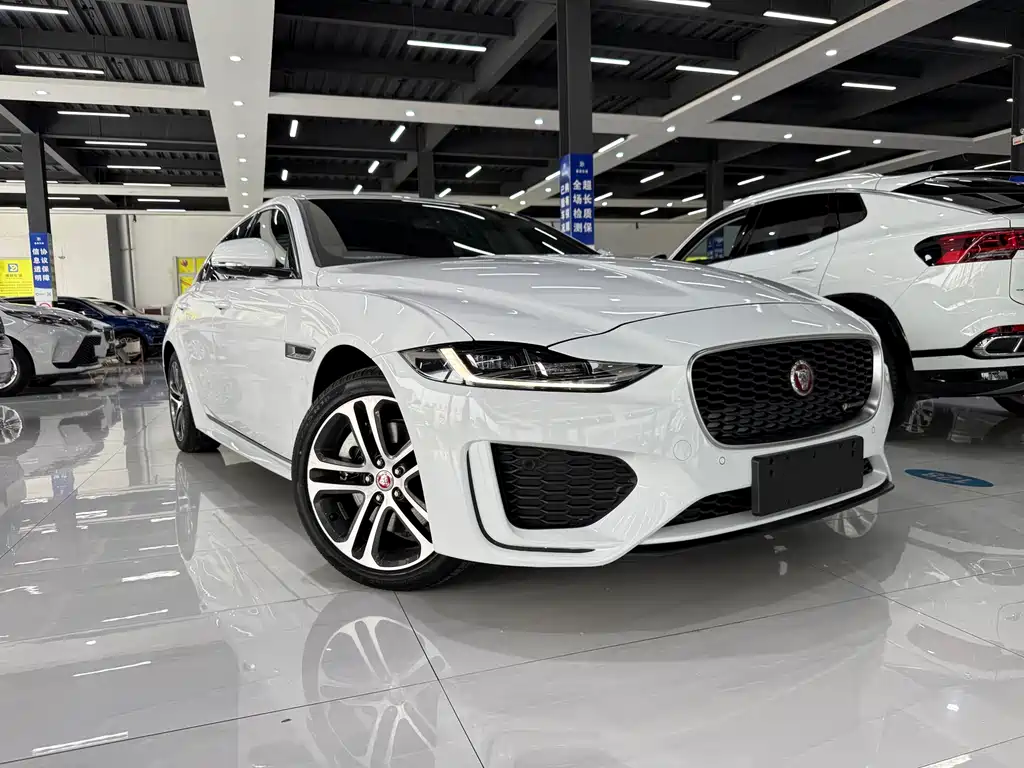 Jaguar XEL 2023 — фото 1