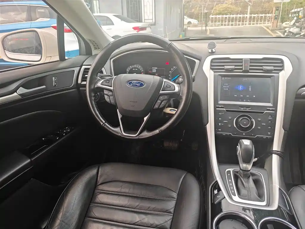 Ford Mondeo 2013 — фото 9