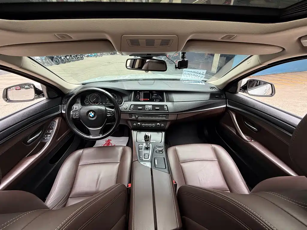 BMW 5 Series 2016 — фото 15