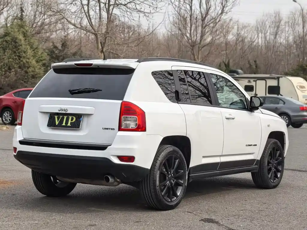 Jeep Compass 2013 — фото 6
