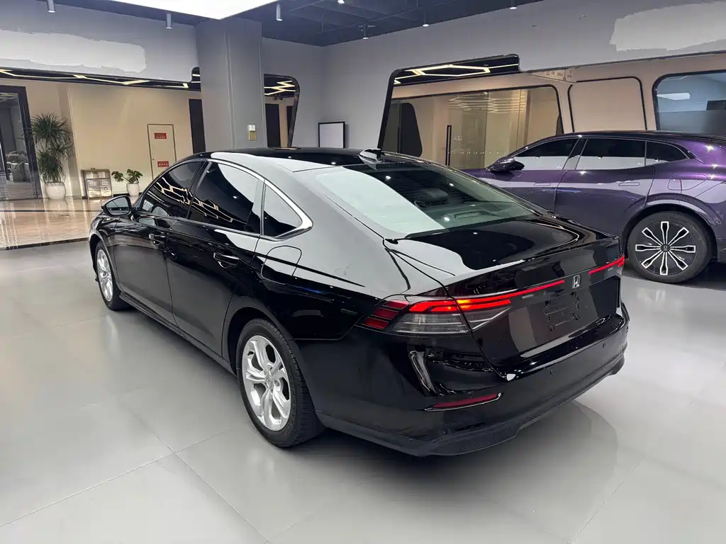 Honda Accord 2023 — фото 13