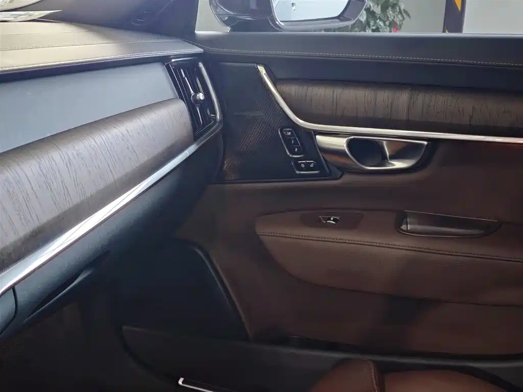 Volvo S90 2021 — фото 15
