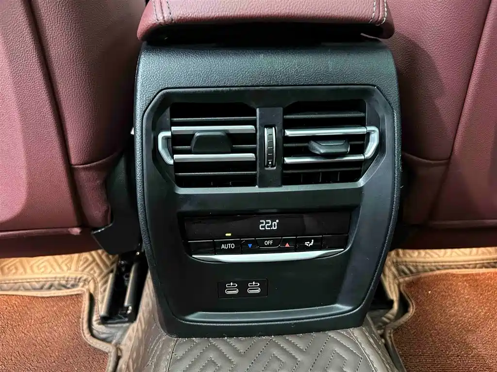 BMW 3 Series 2023 — фото 16