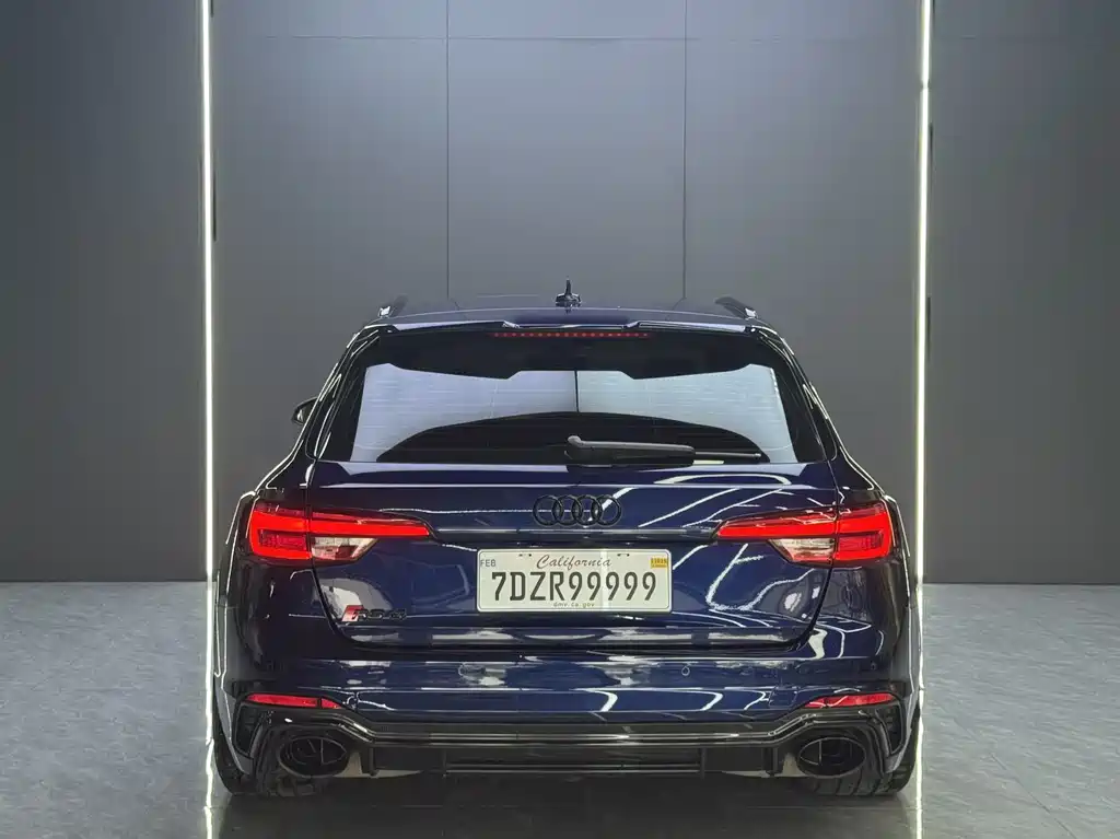 Audi RS 4 2019 — фото 8