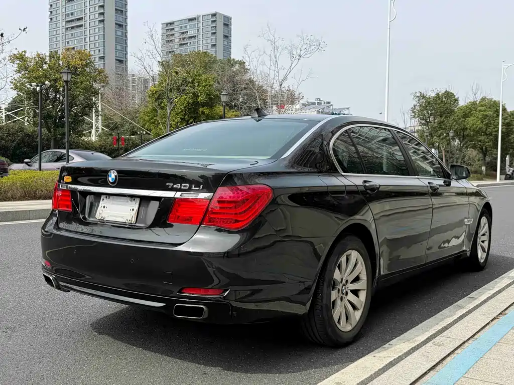 BMW 7 Series 2009 — фото 5