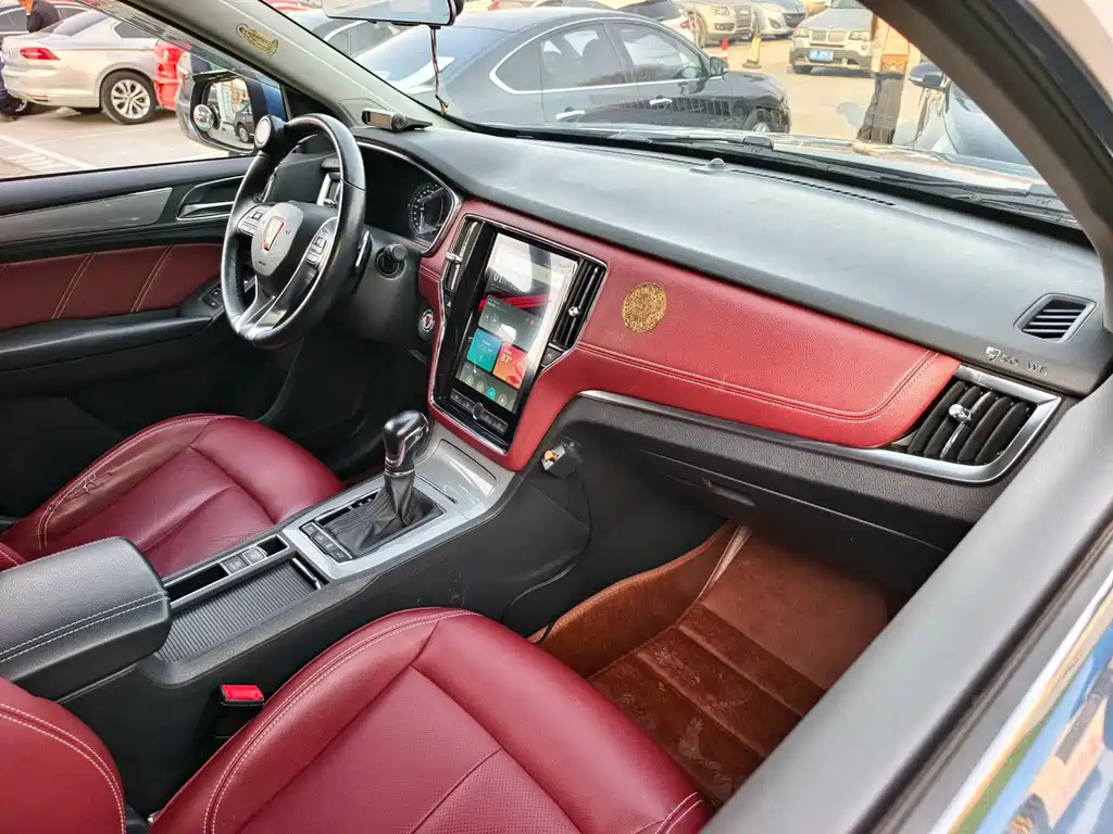 Roewe RX5 2017 — фото 15