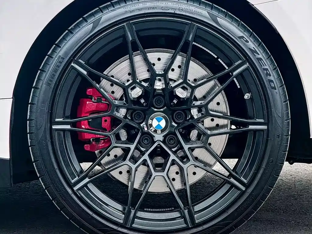 BMW M4 2025 — фото 9